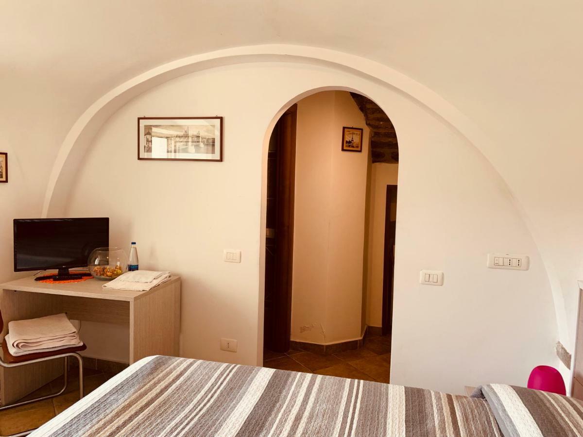 Casa Isetta & La Casetta Degli Dei มัสซาลูเบรนเซ ภายนอก รูปภาพ