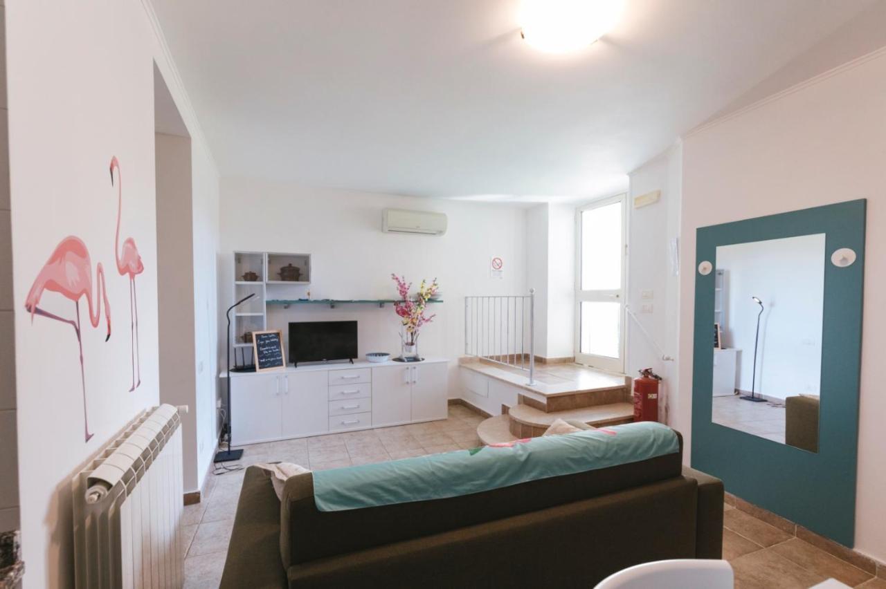 Casa Isetta & La Casetta Degli Dei มัสซาลูเบรนเซ ภายนอก รูปภาพ
